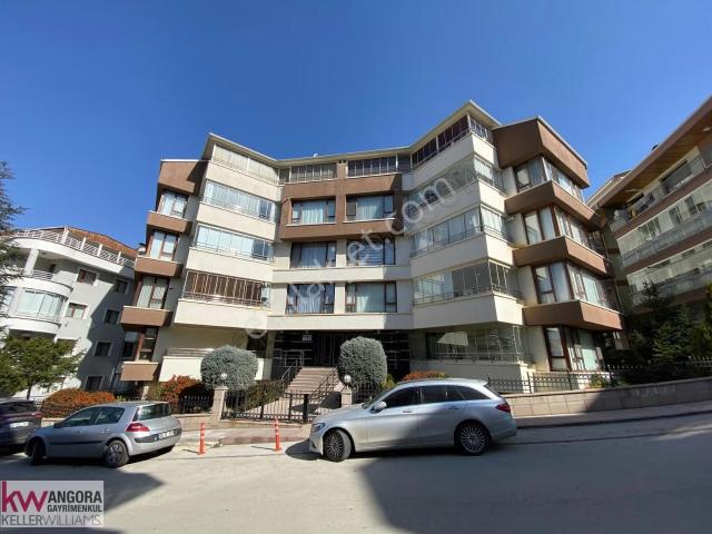 Hilal Mahallesinde 4+1 Lüks Bakımlı Satılık Daire