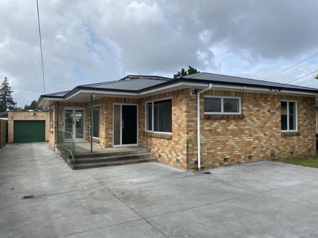 hillcrest, 6+ bedrooms