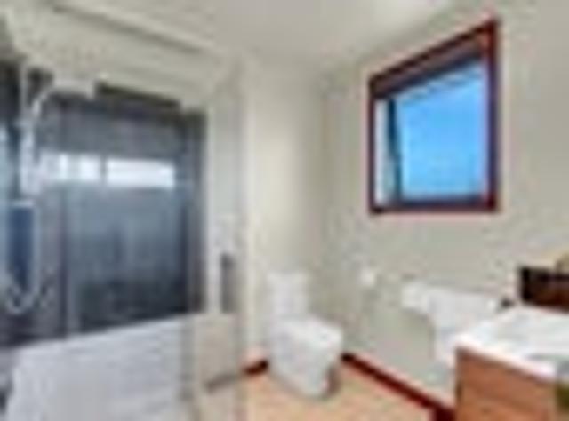 Hillcrest, 6+ bedrooms, $250 pw
