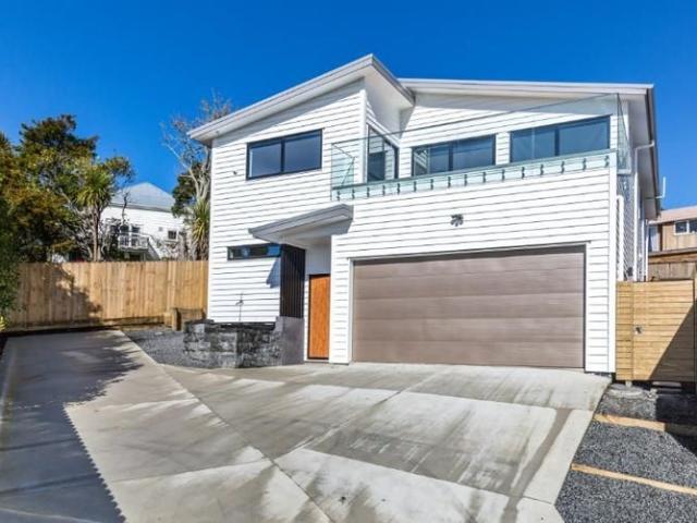 hillcrest, 6+ bedrooms