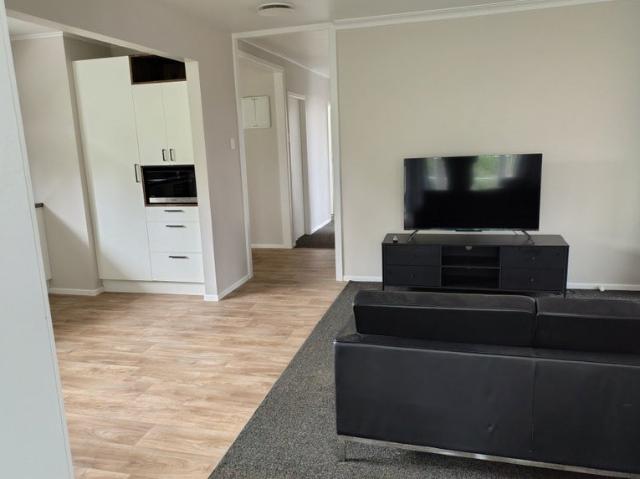 hillcrest, 6+ bedrooms