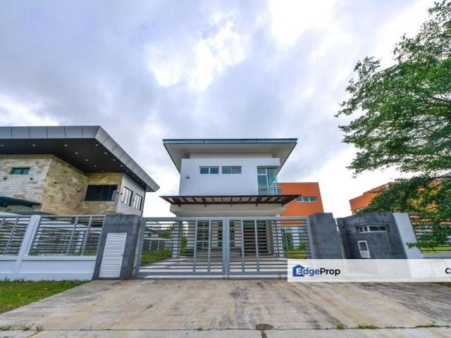 Hill, 2.5 Bungalow 6 Beds, G&G, Well Condition