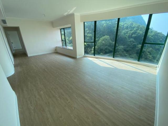 HILLSBOROUGH COURT BLOCK 4 曉峰閣 4 座