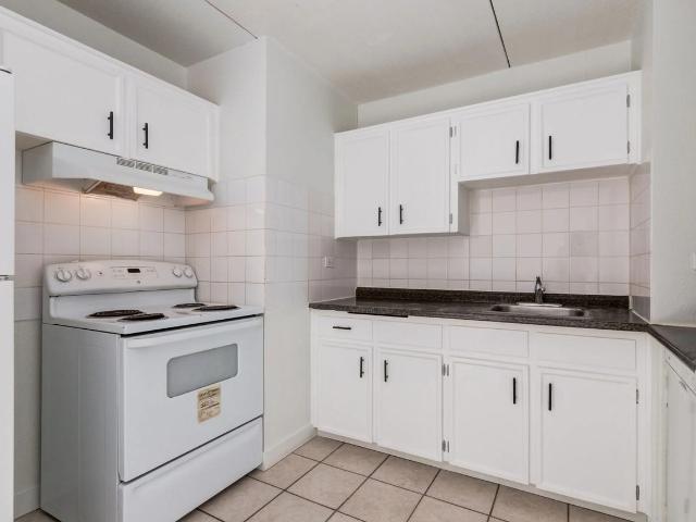 Hillsboro Place 3 Bedroom Apartment for Rent at 10 Frobisher Blvd Se, Calgary, AB T2H 1G5 Fairview