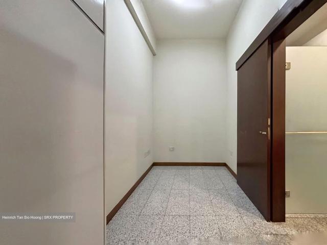 Hillsta D23, Condominium