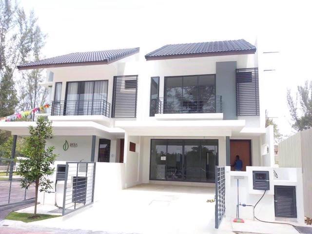 Hilltop Superkink House 20x75 Greenly Enviroment Gate Guarded