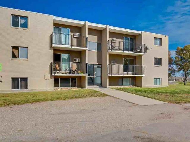 Hillview Apartments 1 Bedroom Apartment for Rent at 2327 Crestwood Dr Se, Medicine Hat, AB T1B 1Z2 Crestwood