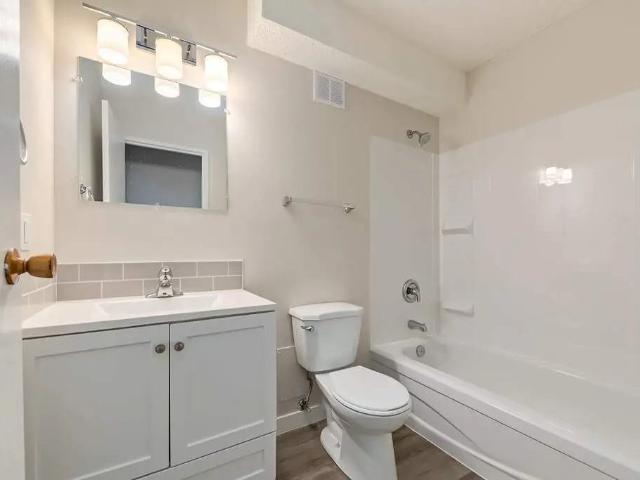 Hillview Apartments 1 Bedroom Apartment for Rent at 2327 Crestwood Dr Se, Medicine Hat, AB T1B 1Z2 Crestwood