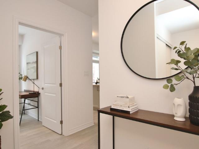 Hillview Apartments 2 Bedroom + Den