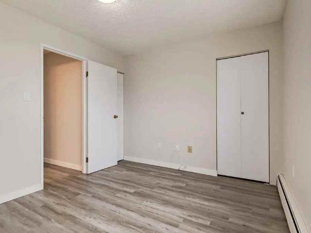 Hillview Apartments 3 Bedroom Apartment for Rent at 2327 Crestwood Dr Se, Medicine Hat, AB T1B 1Z2 Crestwood