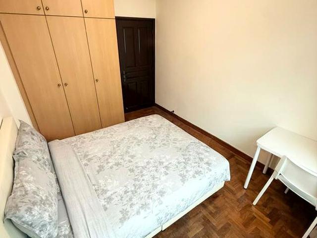 Hillview Green D21, Condominium