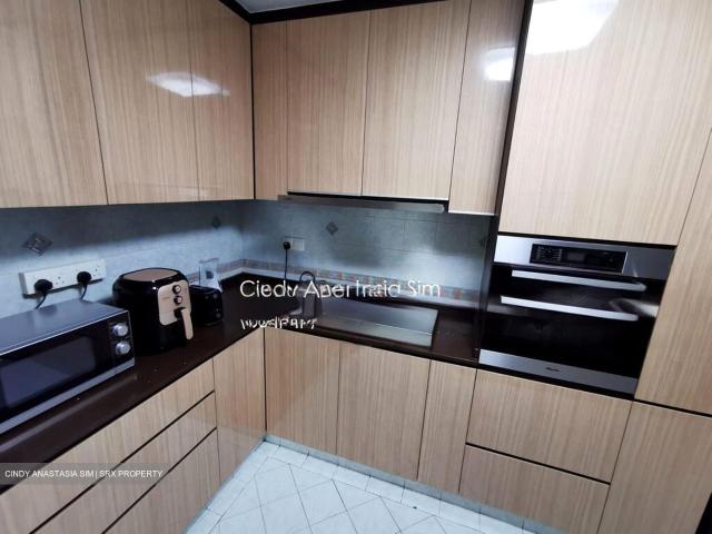 Hillview Green D21, Condominium