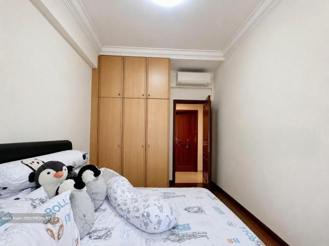 Hillview Heights D23, Condominium