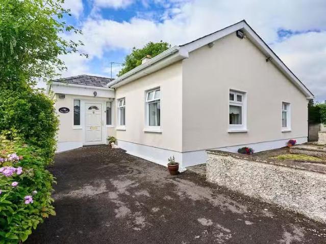 Hillview House, Ballykilleen, Edenderry, Co. Offaly, R45XN20 i.