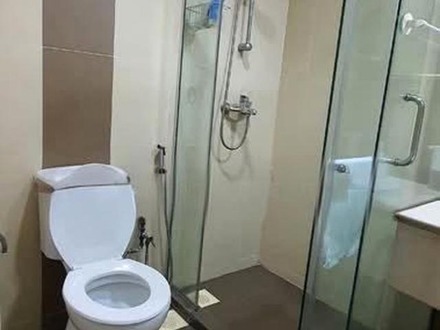 Hillview Park D23, Condominium