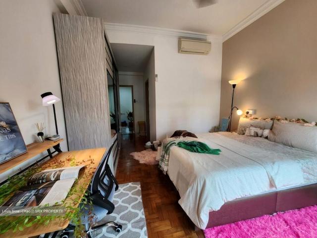 Hillview Park D23, Condominium