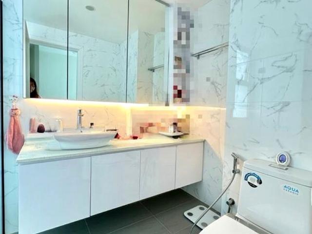 Hillview Regency D23, Condominium