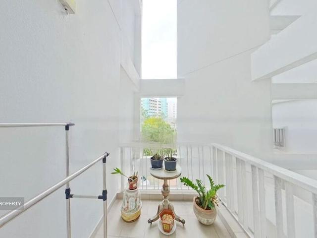 Hillview Regency D23, Condominium