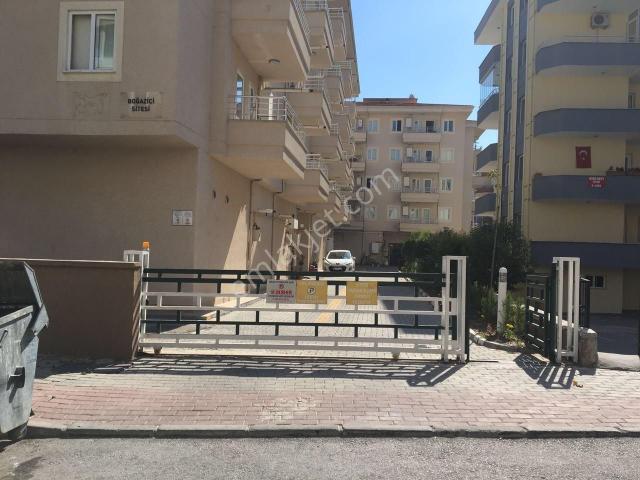 Hipotezden Trio Karşısı Boğaziçi Sitesi 2+1 Satılık Daire