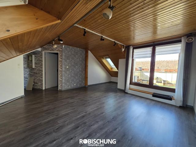 HIRSINGUE: Appartement au 3ème et dernier étage