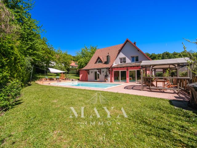 HIRSINGUE, maison de 186m2 sur 12.59 ares avec piscine