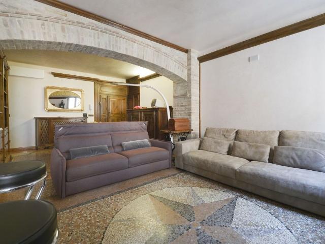 Historic Bologna Center Luxury Apartment, Bologna Amsterdam Apartments for Rent