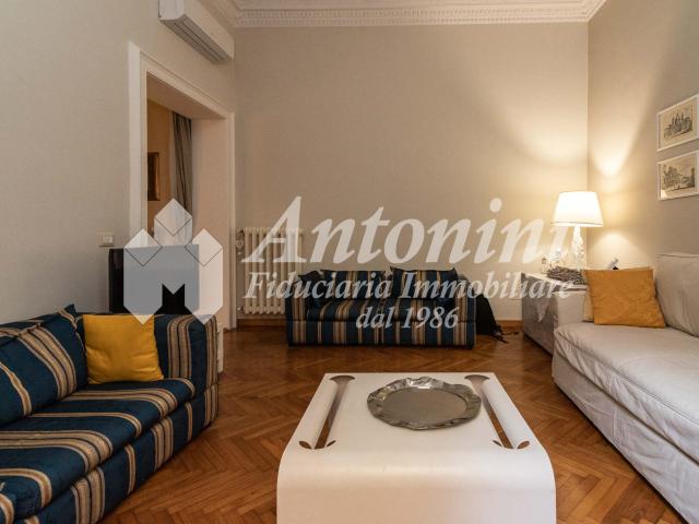 Historic Center Via dell'Oca apartment For Rent of 140 sqm