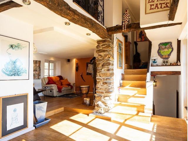 House with 8.5 rooms on sale in Astano 330 m² | dreamo. Ch