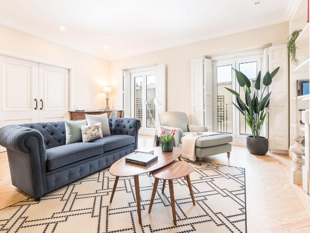 Historical 2 bedroom apartment near Retiro
