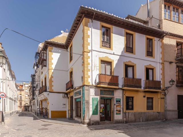 Historia, elegancia y potencial en el centro de Granada