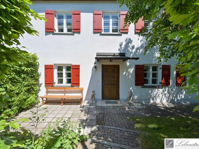 Historische und liebevoll restaurierte Doppelhaushälfte in München Solln