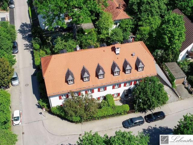 Historische und liebevoll restaurierte Doppelhaushälfte in München Solln