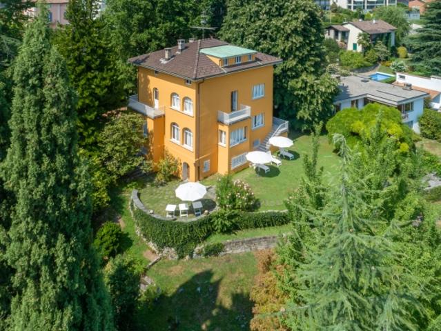 Historische Villa mit eigenem Park vor den Toren von Lugano