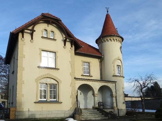 Historische Villa mit Turm – ideal für gewerbliche Nutzung