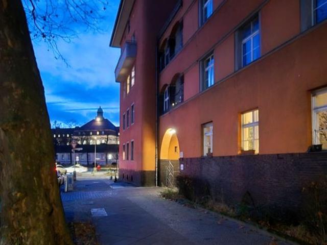 Historischer Charme trifft komfortablen Wohnkomfort Maisonette Wohnung mit Dachterrasse Berlin Mitte Wedding