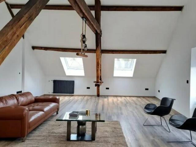 Historischer Charakter und moderne Technik vereint Luxus Landhaus mit Poolparadies
