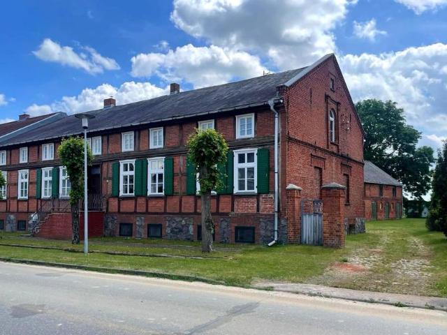 Historischer Dreiseitenhof – 4.000 m² Grundstück & 1h bis Berlin