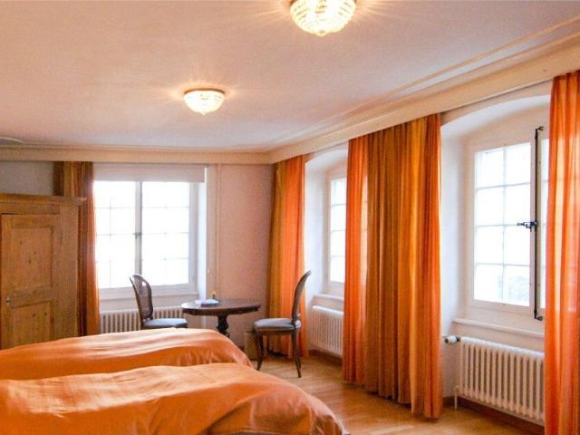 Historischer Landsitz mit 15 Schlafzimmern in Freiburg | dreamo. Ch