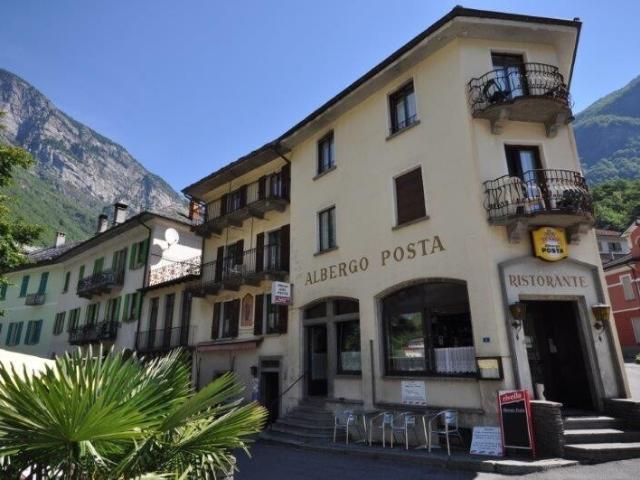 Historisches 18 Zi. Hotel mit Restaurant und Bar, Garten und grosser Terrasse direkt am Fluss