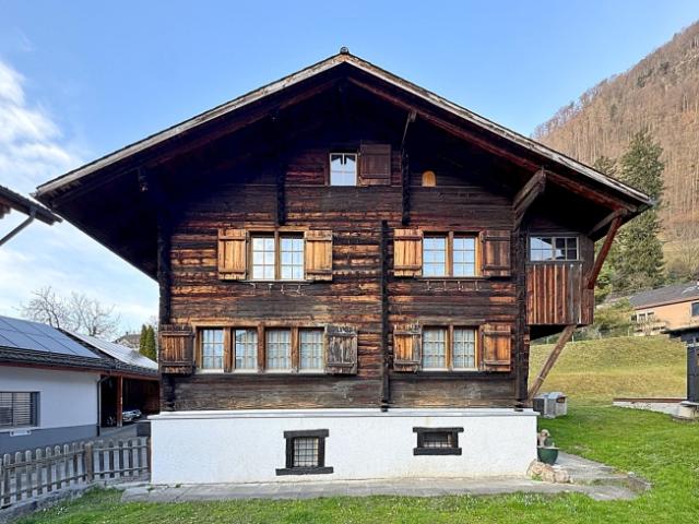Historisches 5.5 Zi. Haus von Mollis, top saniert 2017 kaufen