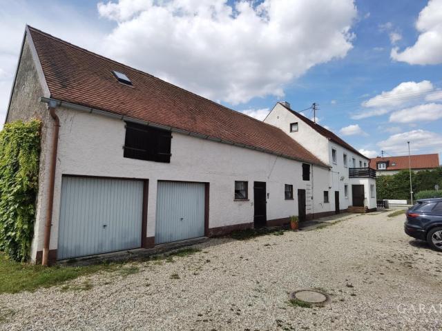 Historisches Anwesen aus dem 19. Jahrhundert mit großem Grundstück in Friedrichshofen