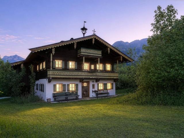 Historisches Bauernhaus in Grün Ruhelage