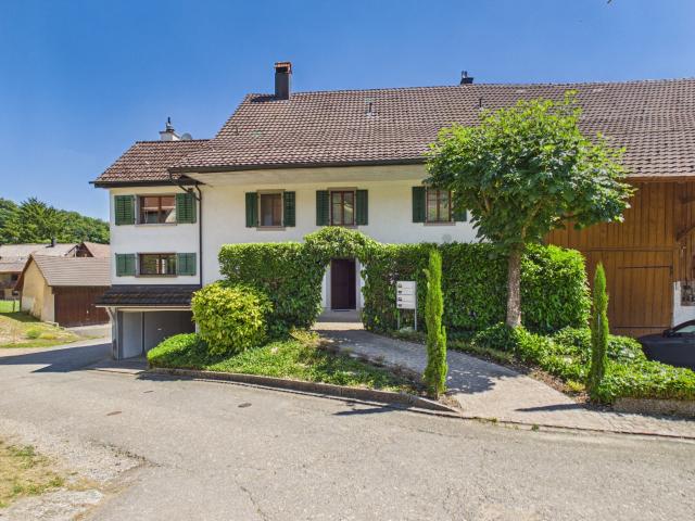 Historisches Bauernhaus mit zwei Wohneinheiten und vielseitigem Potenzial in Vogelsang Lengnau AG