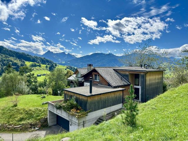 Historisches Berghaus mit modernem Innenleben in ruhiger Panoramalage