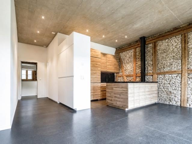 Historisches Bijou mit modernem Ausbaustandard 2.5 Zimmer Wohnung mit Balkon