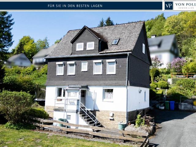 Historisches Einfamilienhaus mit großem Garten, Sauna und Garage