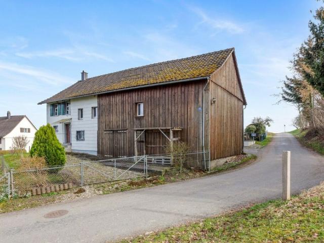 Historisches Einfamilienhaus mit Scheune Baujahr 1899 in Zuben TG
