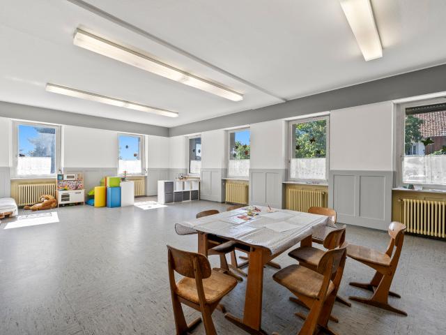 Historisches Flair Altes Schulhaus mit 5 Zimmer Wohnung und viel Raum für Ihre kreativen Ideen!