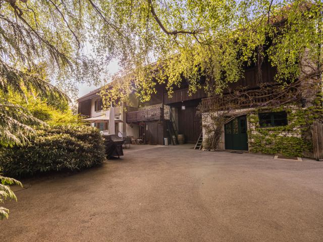 Historisches Haus in Mézières 1083