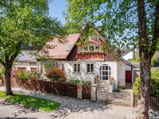 Historisches Juwel von 1913 an der Blutenburg mit Pool und Atelierhaus